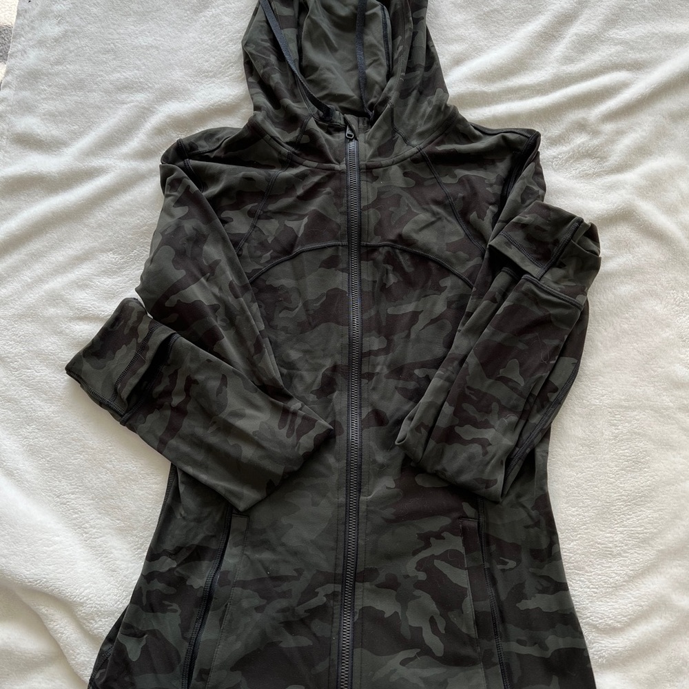 Women’s Lululemon zip up jacket